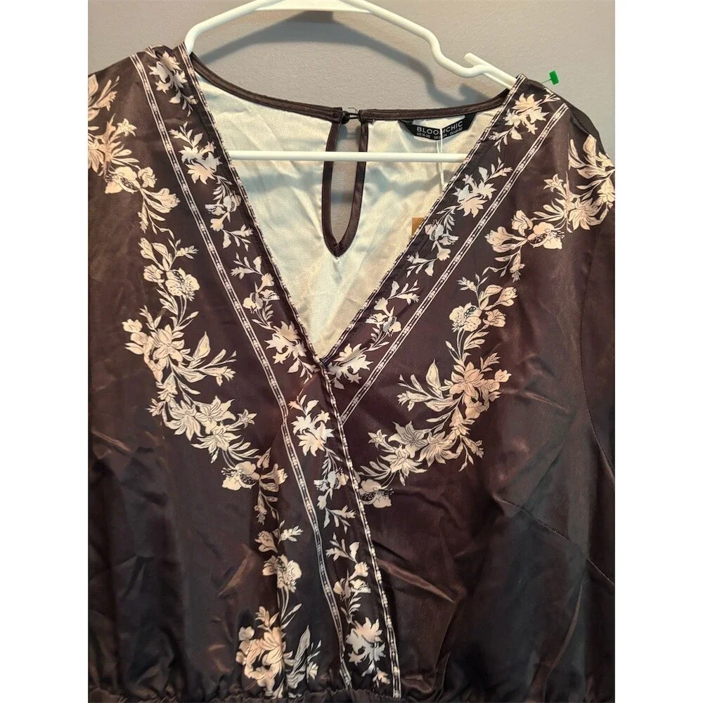 BloomChic Blouse Womens Plus Size 18 Black Ivory Floral V-Neck Tunic Top - Picture 2 of 11